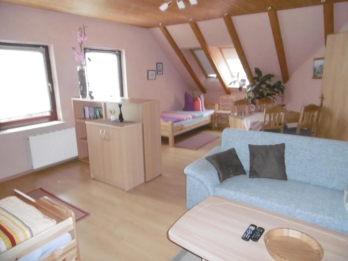 Ferienwohnungen Moritz Riechheim Ngoại thất bức ảnh
